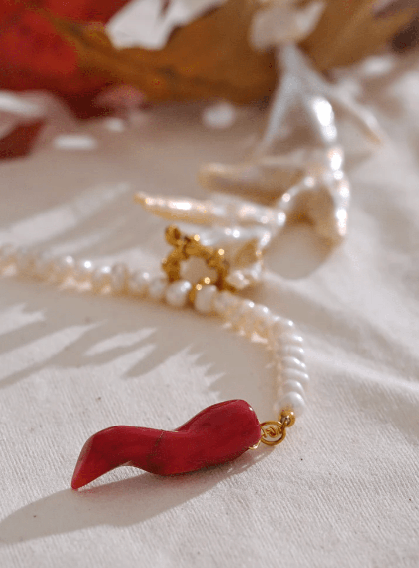 Coral Whispers - Clout Vienna