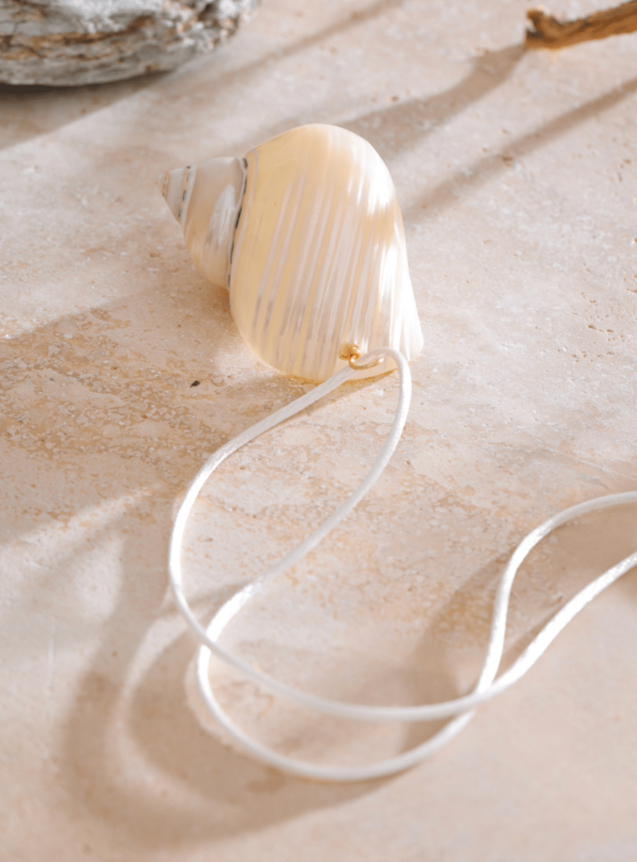 Golden Conch Necklace - Clout Vienna