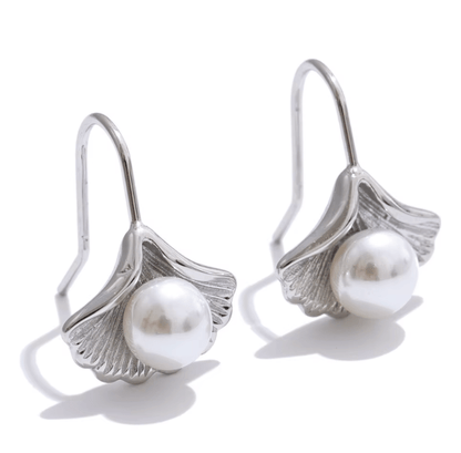 Golden Lily Pearl Earrings - Clout Vienna