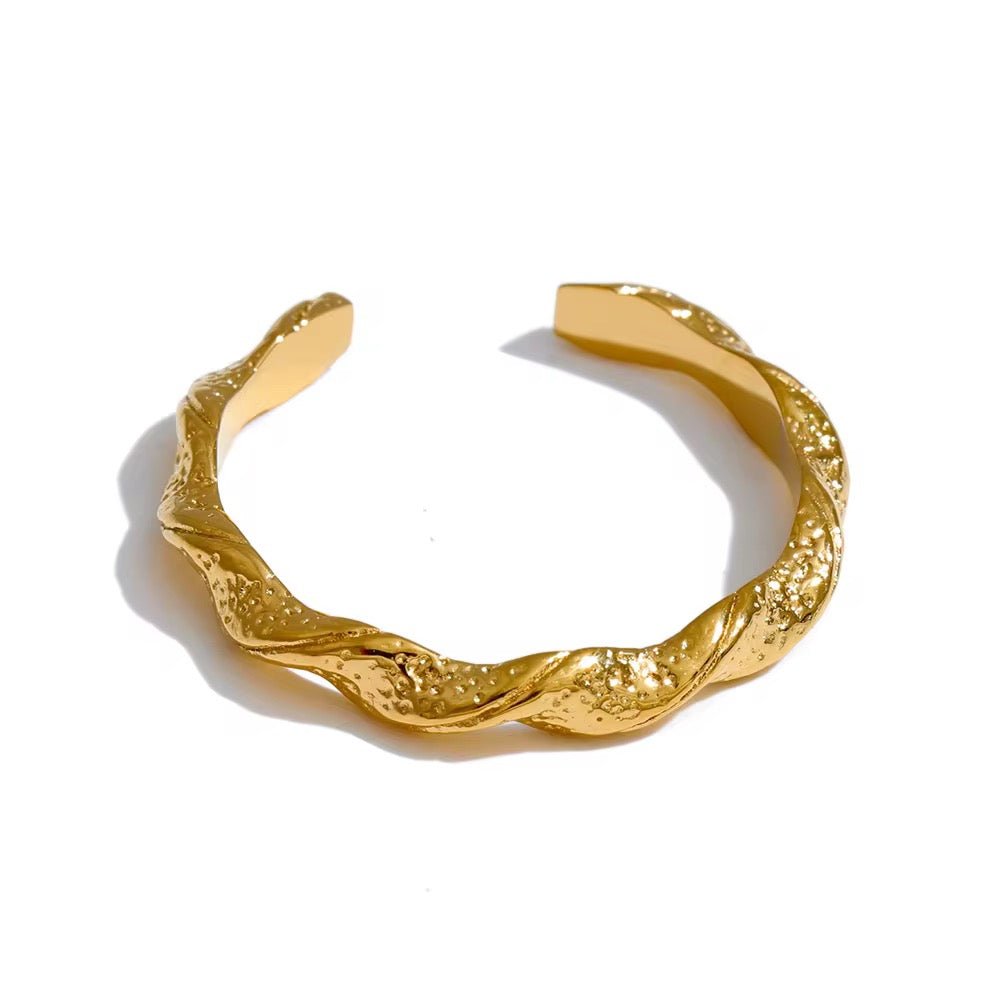 Golden Twist Ring - Clout Vienna
