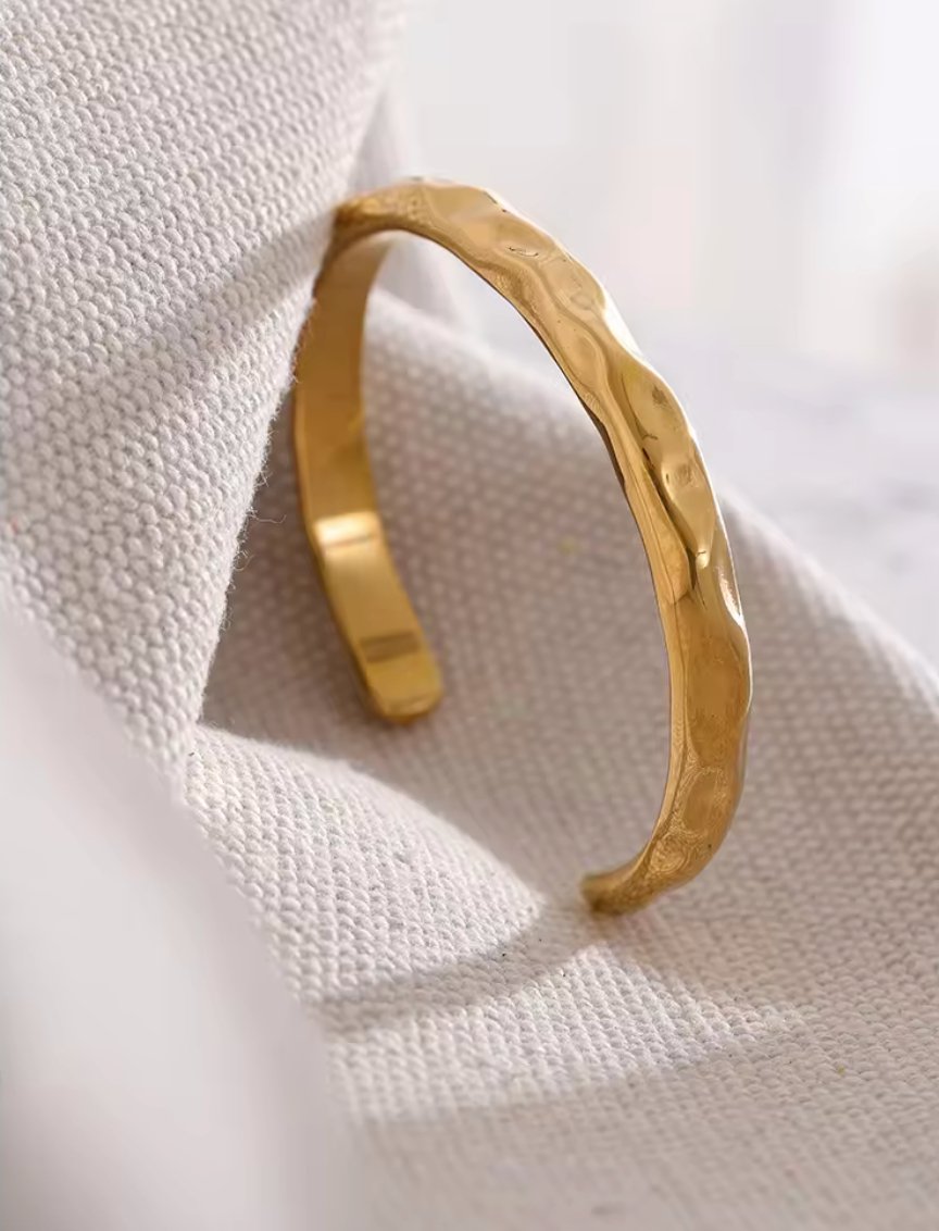 Hammered Bangle - Clout Vienna#