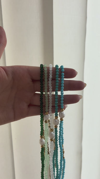 Perlen choker green