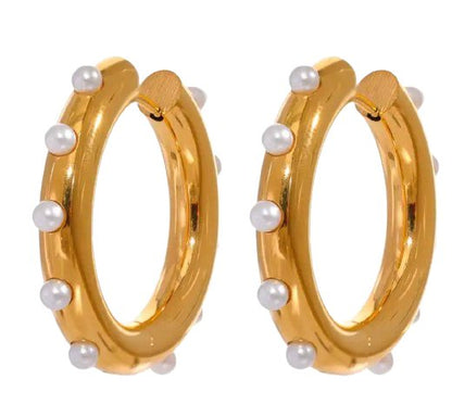 Statement Hoops mit Perlen - Clout Vienna#